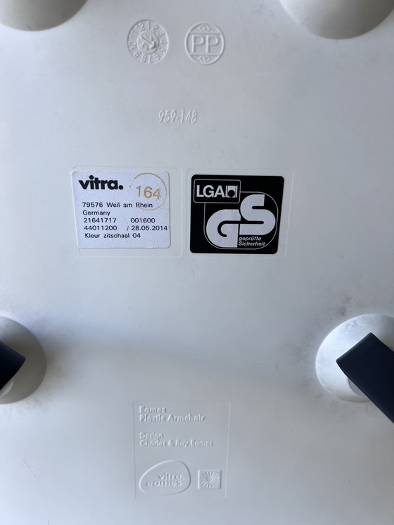 Image 1 of 2x Eames Daw stoelen wit