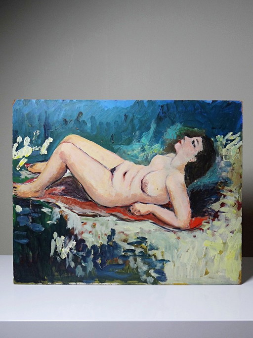 Small painting of a reclining nude woman, modern oil on vintage panel