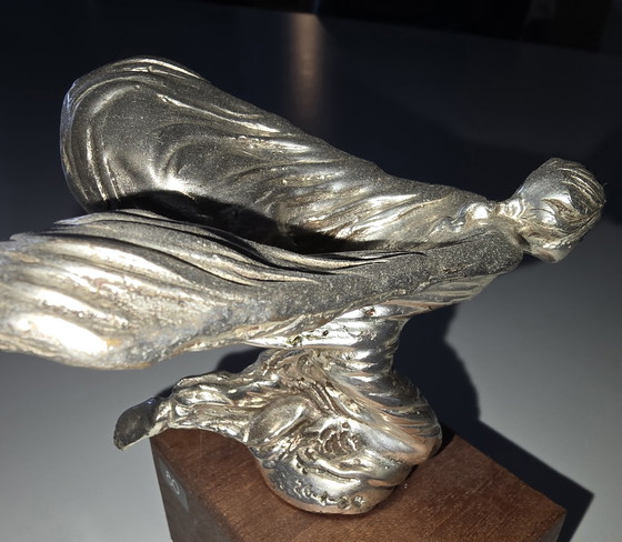 Image 1 of Rolls-Royce Kneeling Lady Of Ecstasy 