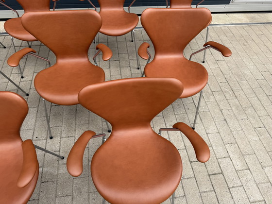 Image 1 of 10 sedie Butterfly serie 7 con braccioli, di Arne Jacobsen, NUOVE!!