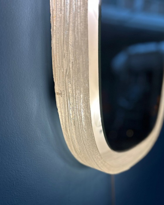 Image 1 of Hillebrand illuminated mirror