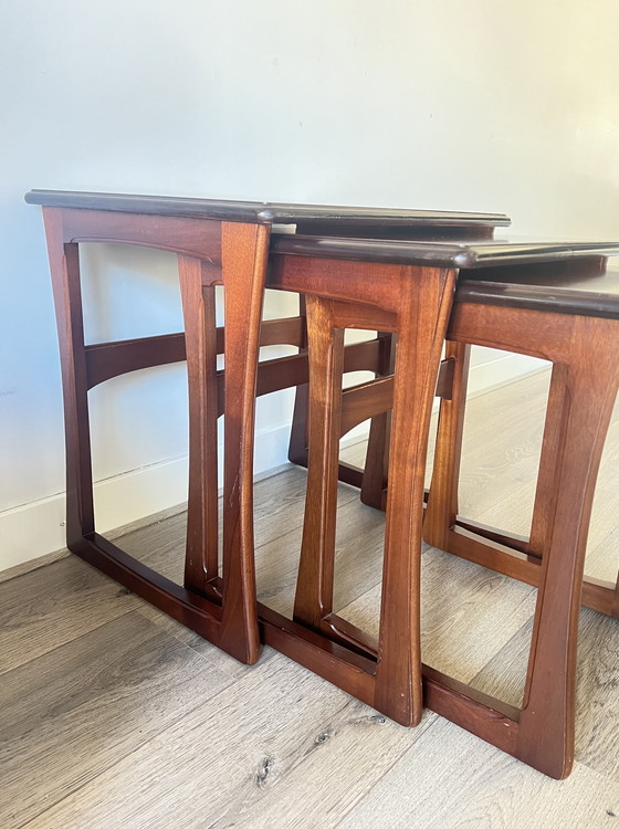 Image 1 of Set di 3 tavolini impilabili vintage