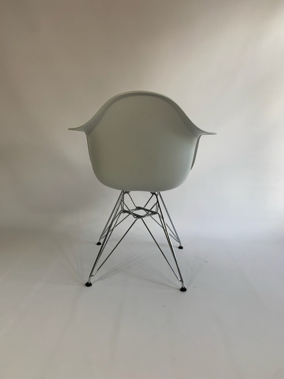 4x chaises Vitra Eames DAR – Chaises de salle à manger, Chrome, Plastique (photo 5 of 7)