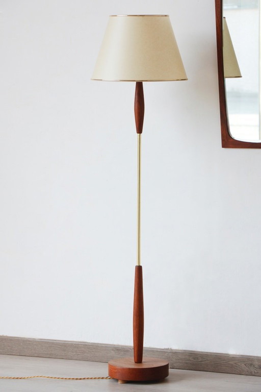 Vintage Teak Floor Lamp from the 1960s | Design & Restoration