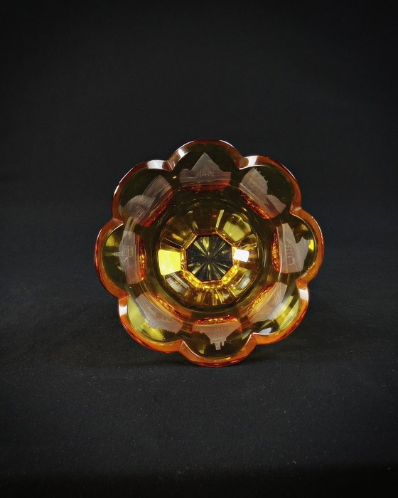 Image 1 of 19e eeuwse Boheemse kristallen schaal versierd met monumenten uit de Rijnland-Pfalz