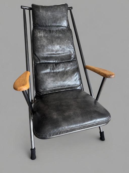 Huntingdon Studio Chair, Cuero negro y metal