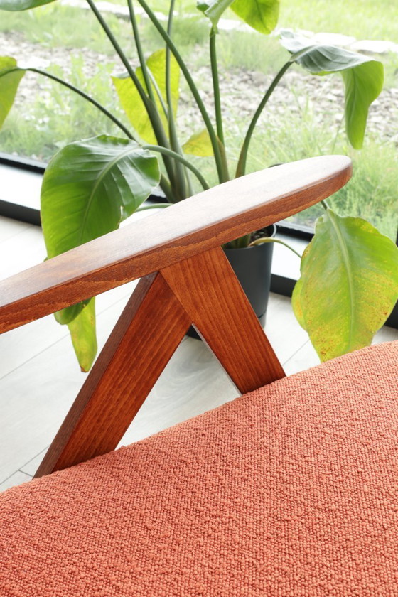 Image 1 of Mid Century Sessel Terracotta Boucle Skandinavisches Design Sessel aus Holz