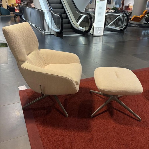 Leolux Llyod fauteuil met poef Egret (photo 2 of 3)