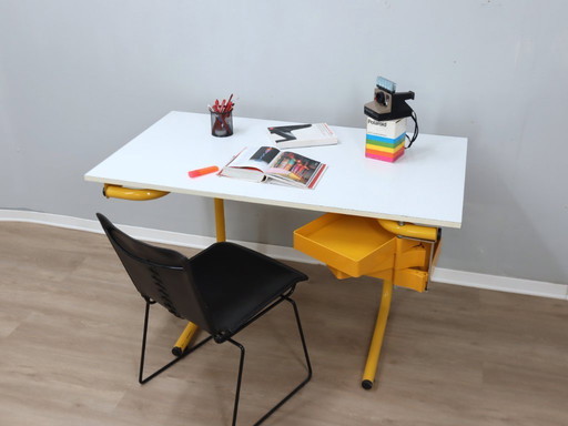 Joe Colombo (attr.) bureau réglable jaune BIEFFEPLAST 1960s