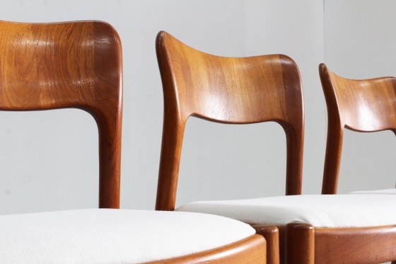 Image 1 of Ensemble de 8 chaises à repas vintage danoises Niels Koefoed en teck 1960