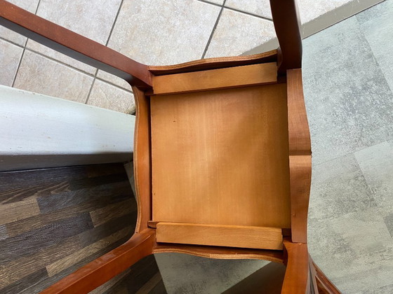 Image 1 of Zwei Nachttische im Stil Louis XV mit Schubladen und einer Nische