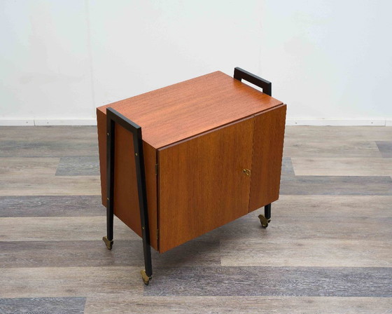 Image 1 of Mobile bar su ruote, realizzato in teak. Design scandinavo.