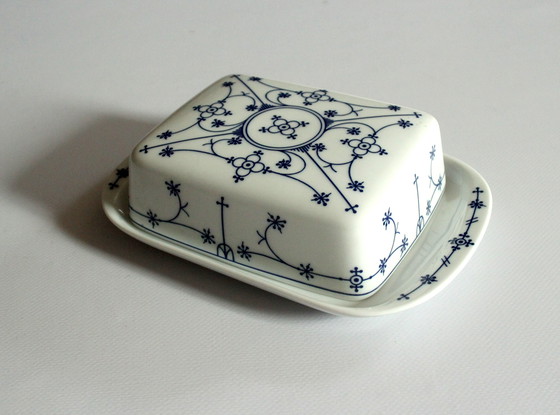 Image 1 of Arzberg Beurrier Porcelaine Bleu indien/Blanc Motif fleur de paille - Vintage