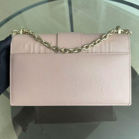 Image 1 of DIOR 30 MONTAIGNE KETTENTASCHE - CAVIAR-GENARBIGES KALBSLEDER, NUDE-ROSA, GOLDENE BESCHLÄGE