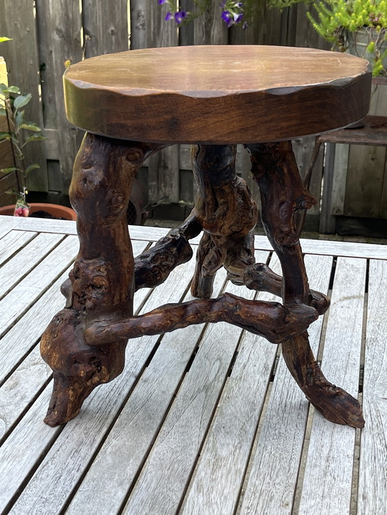 Image 1 of Sgabello brutalista francese a forma di carota d'uva, 1950 ca.