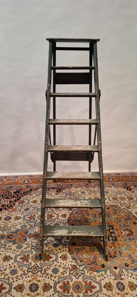 Scala da Pittore Vintage in Legno con Strato di Vernice Verde Scuro Consumato – Decorazione, Wood (photo 4 of 7)
