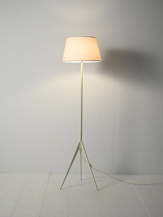 Image 1 of White-lacquered tripod floor lamp, 50/60s