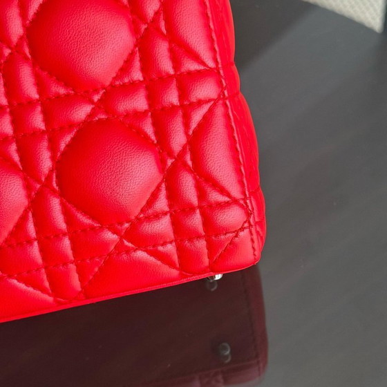 Image 1 of DIOR LADY MINI - PELLE DI AGNELLO CANNAGE ROSSO, DETTAGLI ARGENTO, CINTURINO REGOLABILE