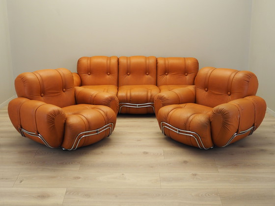 Image 1 of Ensemble de fauteuils orange, design de l'âge de l'espace, années 1960, production : Italie