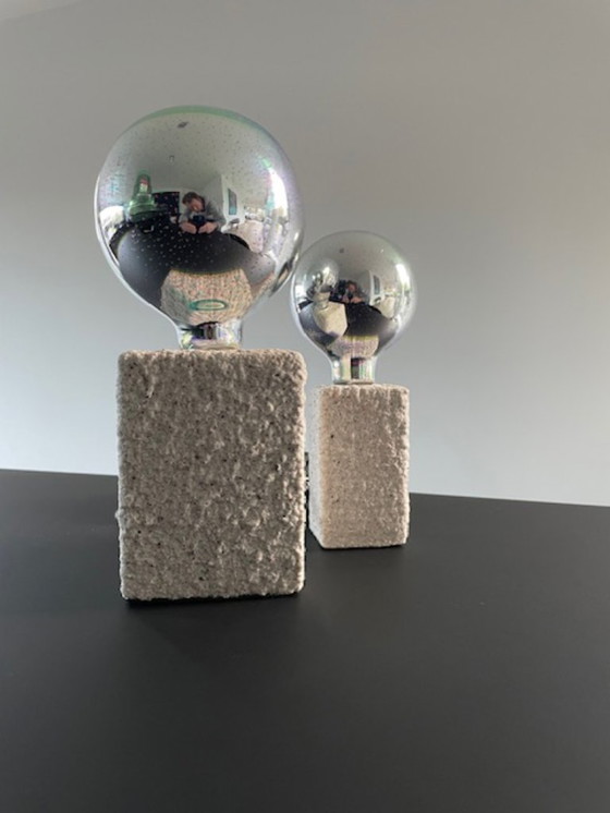 Image 1 of Set van twee moderne designlampen met sculpturale stenen basis