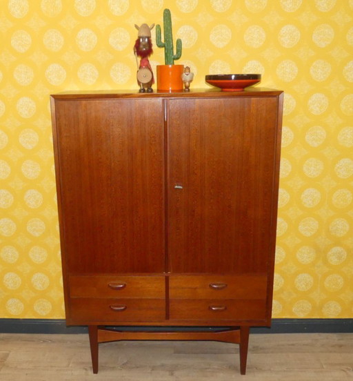 1960s Cómoda Highboard en estilo danés de mediados de siglo Vintage Cómoda de teca Cómoda de diseño escandinavo moderno danés W