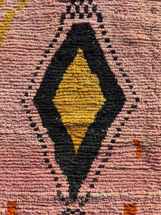 Image 1 of Marokkanischer Teppich in Rosa und Gelb 200x310 cm - Handgewebter Berberteppich mit geometrischen Mustern, Bohemian Tribal Area 