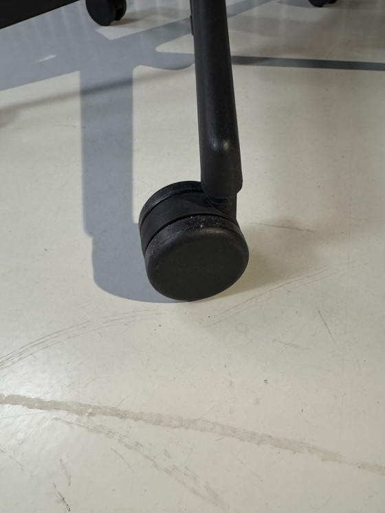 Image 1 of Silla de oficina de malla Vitra ACX