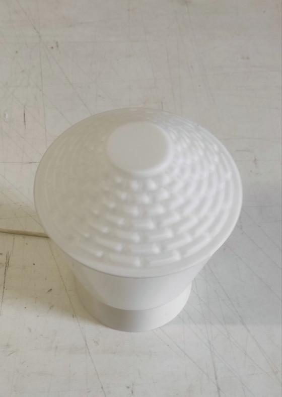 Image 1 of Lampadario in stile Bauhaus in vetro opalino - metà del XX secolo