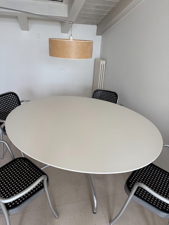 De Padova Milano: Shine Dining Table with 4 Silver Armchairs – Plastic, Aluminium (photo 2 of 9)