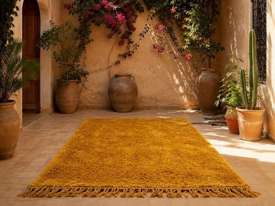 Alfombra bereber marroquí, hecha a mano, artesanía tradicional, tejida a mano, color mostaza, 150/250 cm (photo 2 of 5)