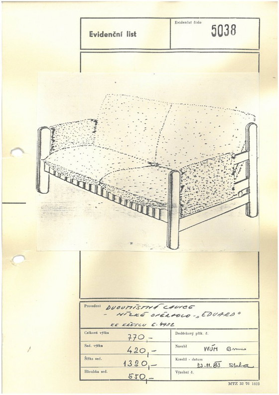Image 1 of Sofá de dos plazas de nogal y cuero de Boris Hála para Ton, 1986