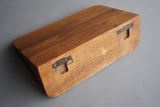 Image 1 of Klein, brutalistisch eikenhouten wandplankje, jaren 1950