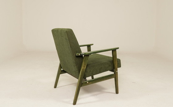 Image 1 of Vintage loungestoel van olijfgroen corduroy, groen hout, mid-century design, 1960.