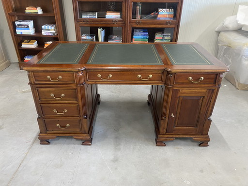 Beautiful classic English Chesterfield desk with green leather inlay