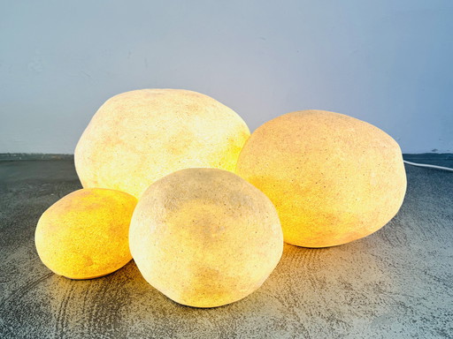 ENSEMBLE DE 4 ROCHES DE LUNE 'DORA' PAR ANDRÉ CAZENAVE POUR RONALD JAMOIS, FRANCE, années 1970