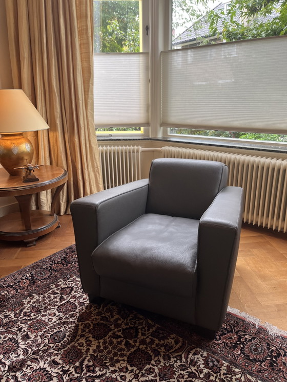 Two beautiful taupe leather Armchairs in very good condition – Machalke (photo 8 of 8)