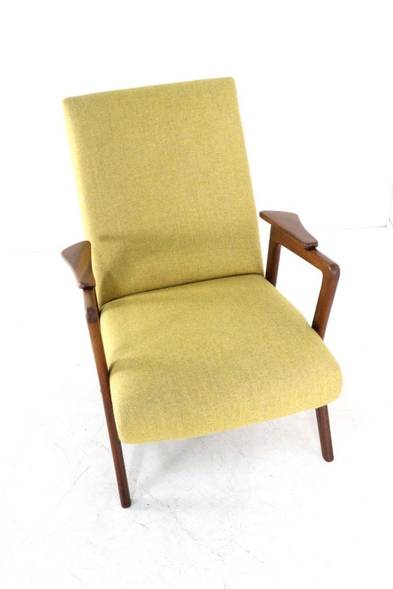 Image 1 of Poltrona vintage 'Hoekschewaard' recentemente rivestita