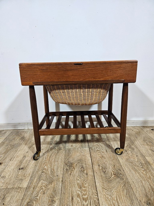 Armario de costura de la década de 1950, Ejvind A. Johansson para Vitze, Dinamarca.