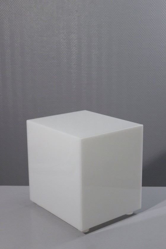 Image 1 of Vintage Habitat "Glowbow" design bijzettafel/lamp in wit acryl