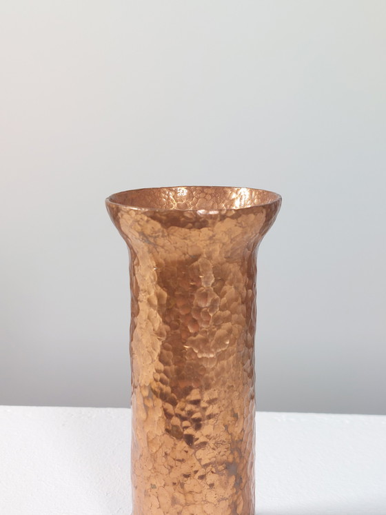 Image 1 of Vase anthroposophique en cuivre martelé à la main