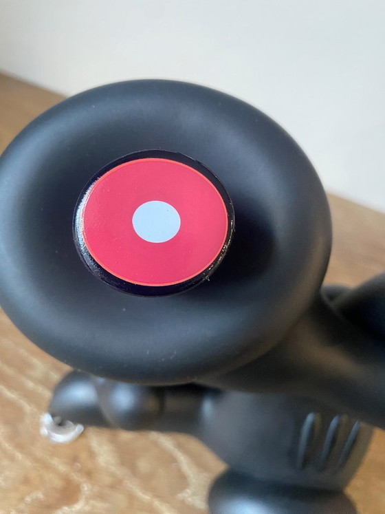 La Hands Vinylfigur The Slick Black Edition, limitierte Auflage von 100 Stück, 2018 – Bildhauerei, Plastic (photo 10 of 20)