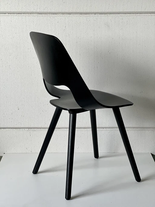 Vitra Jill Wood Zwart Stoel