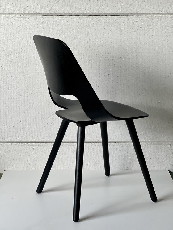 Image 1 of Vitra Jill Wood Zwart Stoel