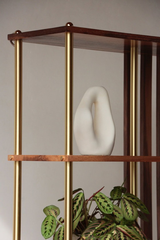 Image 1 of Divisorio per ambienti illuminato - Noce e ottone