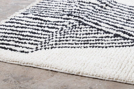Alfombra bereber tradicional tejida a mano, tamaño 150/250 cm. – Aime Té, Wool (photo 5 of 7)
