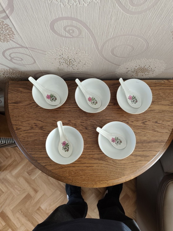 Ensemble de bols à soupe vintage en porcelaine (photo 3 of 5)