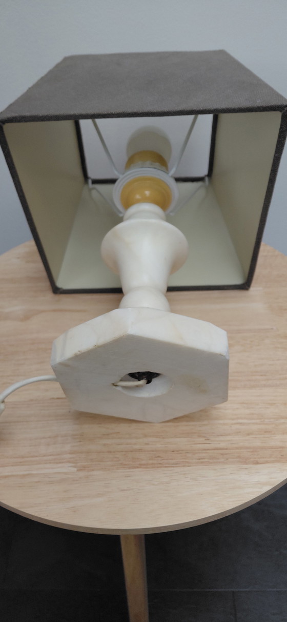 Image 1 of Vintage table lamp – marble/alabaster base – 27 cm – classic atmosphere – taupe shade