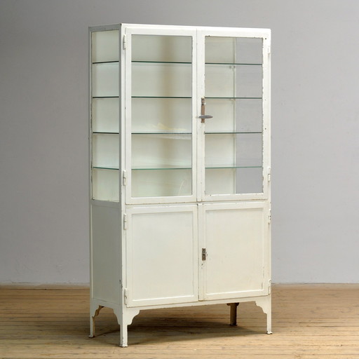 Cabinet médical vintage, 1930