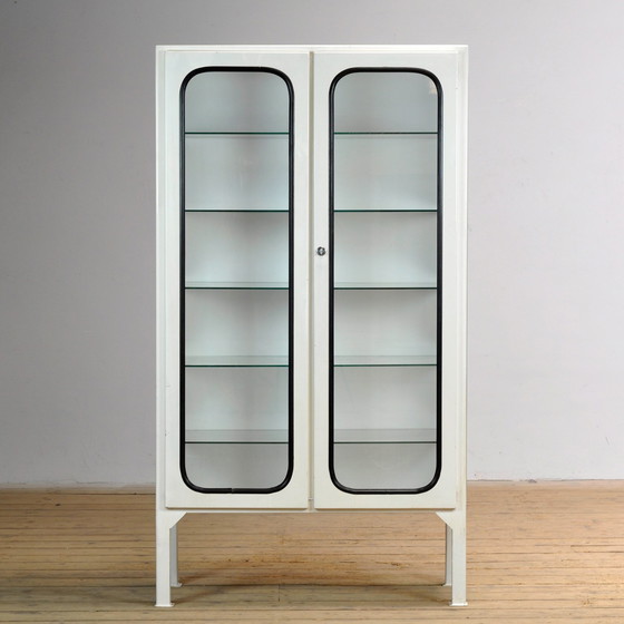 Image 1 of Medizinisches Kabinett aus Eisen und Glas, 1970er Jahre