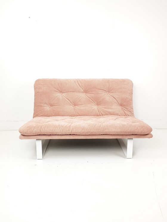 Image 1 of Vintage roze Artifort Kho Liang Le tweezits bankje | bank